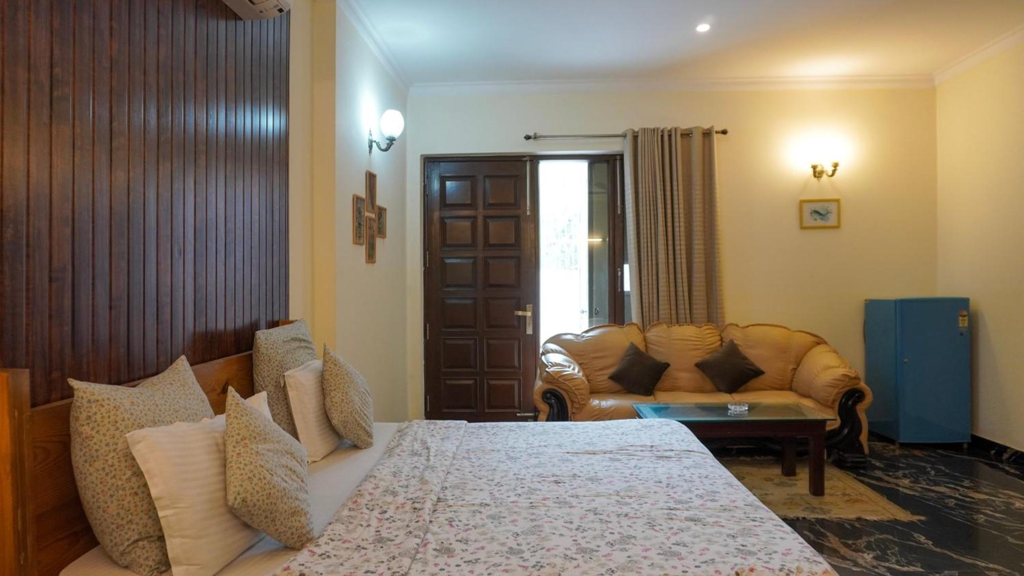Perch Arbor Suites Гургаон Экстерьер фото